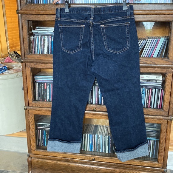 GAP Low Rise Cropped Jeans 98% Cotton 2% Spandex - Picture 2 of 12